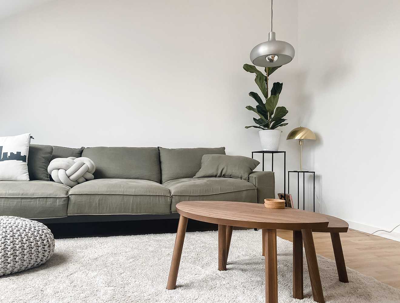 Modern Living Room Featuring Plush Carpet by First Floordo in Auckland